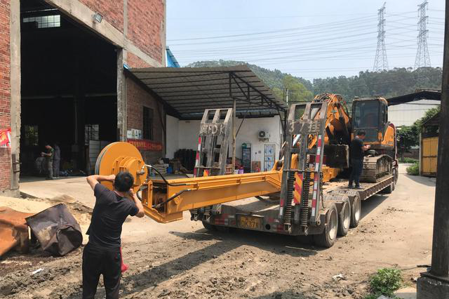 勾機伸縮臂廠家、挖機伸縮臂廠家