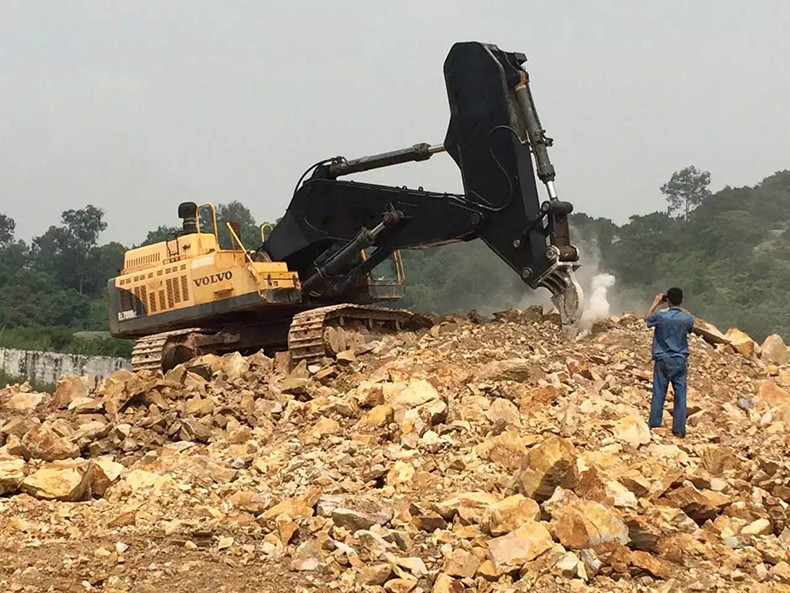 挖掘機(jī)巖石臂，挖掘機(jī)巖石臂廠家，挖掘機(jī)改裝巖石臂