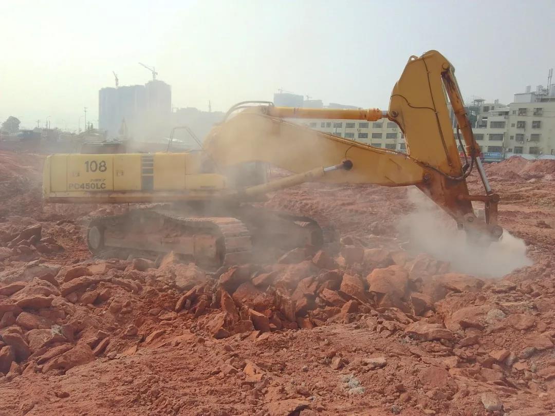 挖掘機(jī)巖石臂，挖掘機(jī)巖石臂廠家，挖掘機(jī)改裝巖石臂