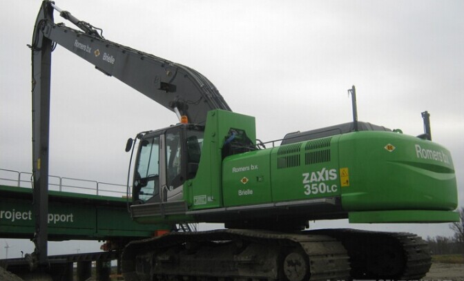 挖掘機加長臂安裝偏了怎么辦？快速處理指南