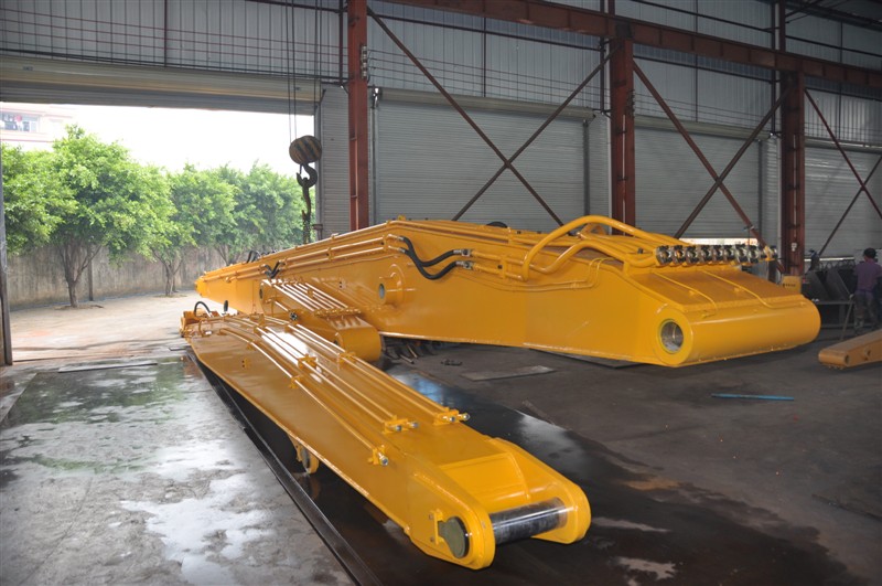 挖掘機(jī)拆樓臂 挖掘機(jī)拆樓臂