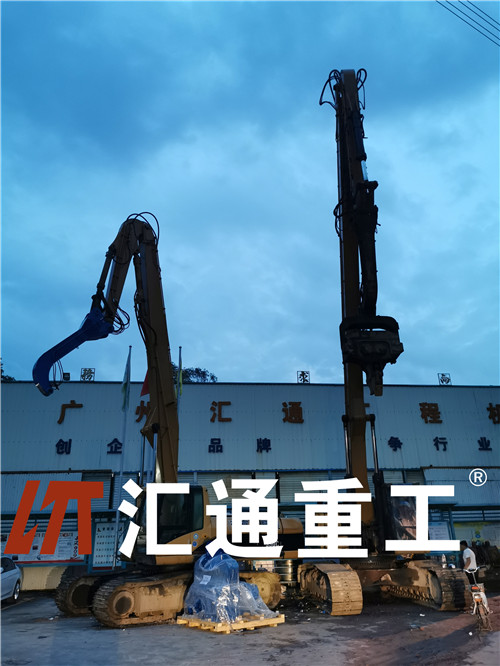 挖掘機(jī)打樁臂.jpg 挖掘機(jī)打樁臂.jpg